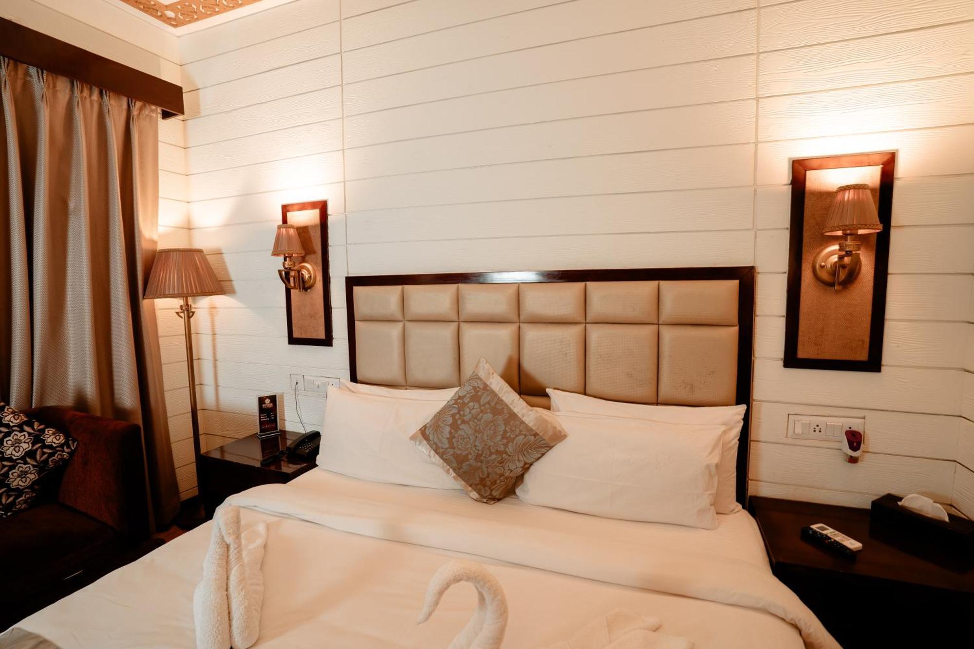 Sinon Baga Retreat Hotel Екстериор снимка